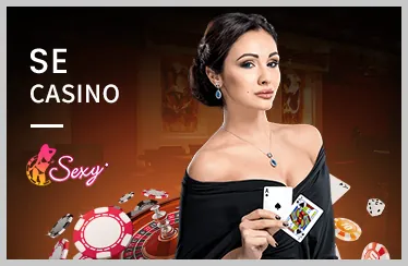 Hình ảnh sòng bạc trực tuyến trên 2233win App với bàn Baccarat và dealer xinh đẹp
